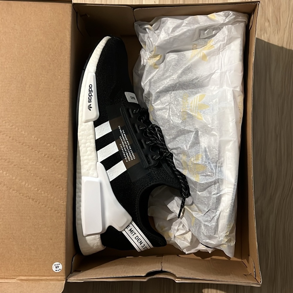 Adidas NMD R1 V2 Men’s Size 12 New